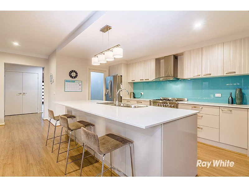 71 Thunderbolt Drive, Cranbourne East VIC 3977