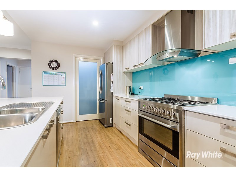 71 Thunderbolt Drive, Cranbourne East VIC 3977