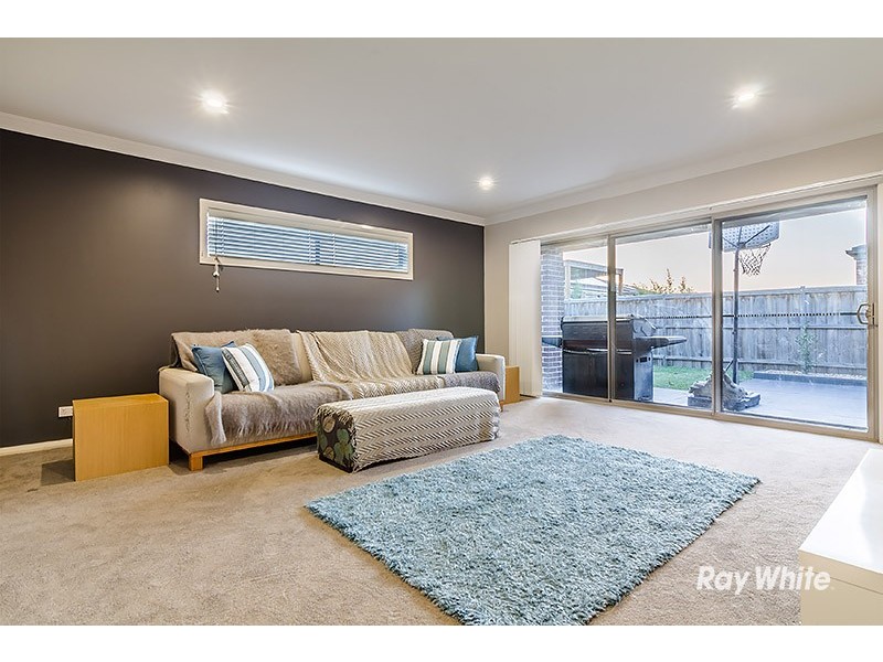 71 Thunderbolt Drive, Cranbourne East VIC 3977
