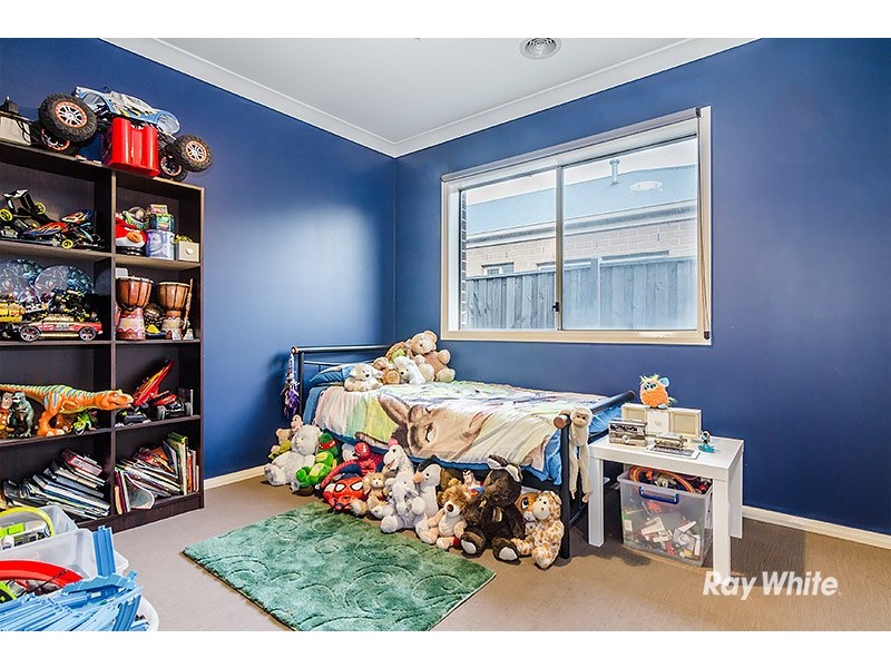 71 Thunderbolt Drive, Cranbourne East VIC 3977