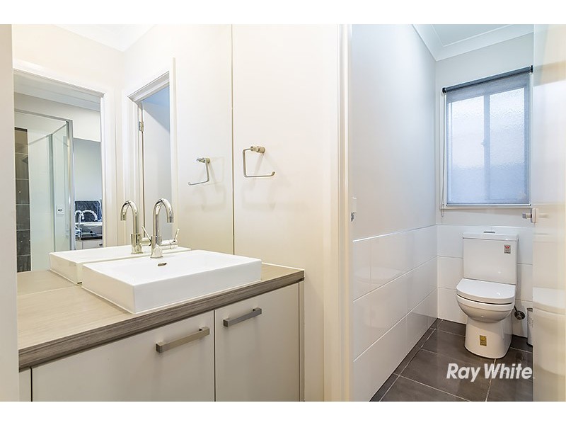 71 Thunderbolt Drive, Cranbourne East VIC 3977