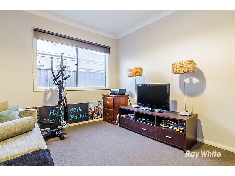 71 Thunderbolt Drive, Cranbourne East VIC 3977