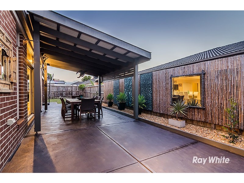 71 Thunderbolt Drive, Cranbourne East VIC 3977