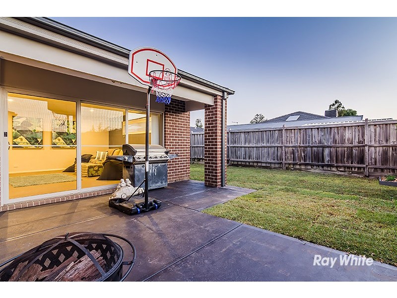 71 Thunderbolt Drive, Cranbourne East VIC 3977