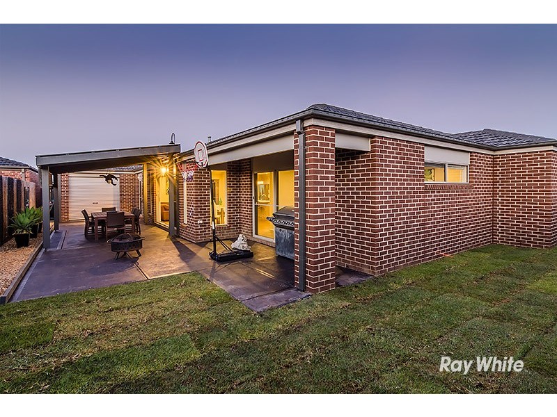 71 Thunderbolt Drive, Cranbourne East VIC 3977