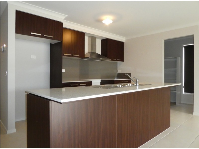 61 Moxham Drive, Clyde North VIC 3978