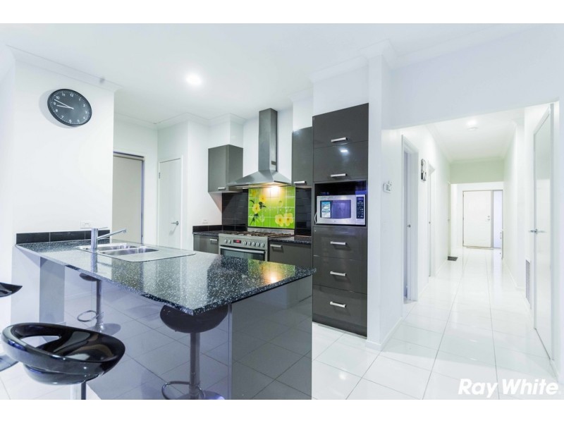 3 Scotch Lane, Cranbourne West VIC 3977