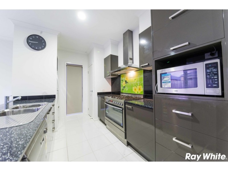 3 Scotch Lane, Cranbourne West VIC 3977