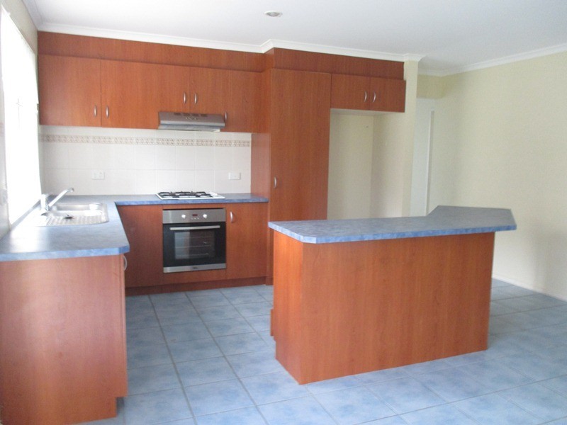 13 Woodchase Court, Cranbourne East VIC 3977