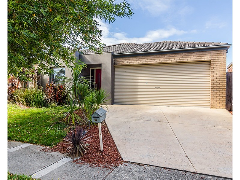 12 Horsham Drive, Cranbourne East VIC 3977