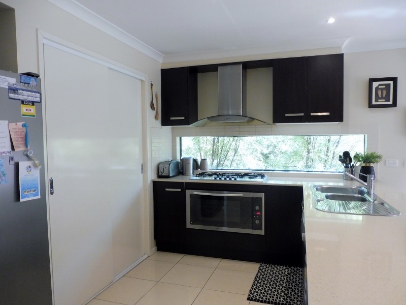 19 Waterloo Road, Cranbourne East VIC 3977