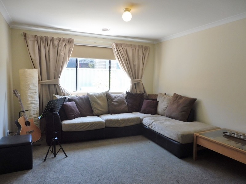 19 Waterloo Road, Cranbourne East VIC 3977