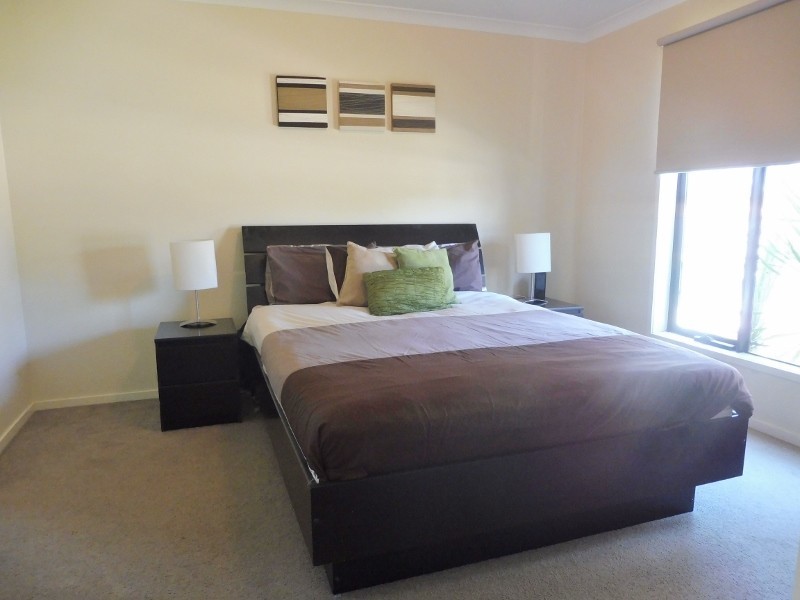 19 Waterloo Road, Cranbourne East VIC 3977