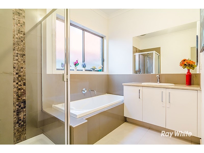 13 Shiels Street, Cranbourne East VIC 3977
