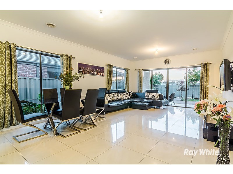 13 Shiels Street, Cranbourne East VIC 3977