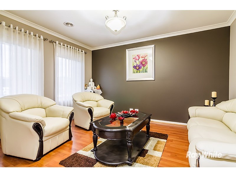 16 San Fratello Street, Clyde North VIC 3978