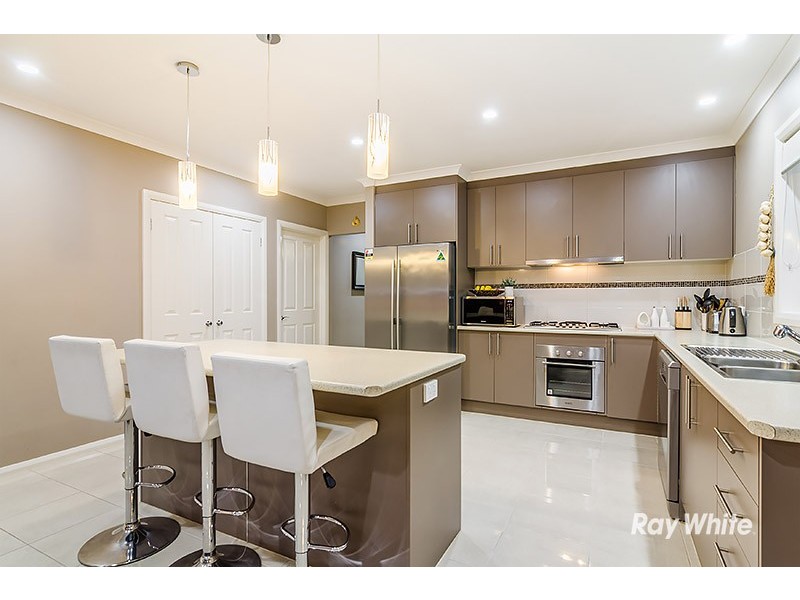 16 San Fratello Street, Clyde North VIC 3978