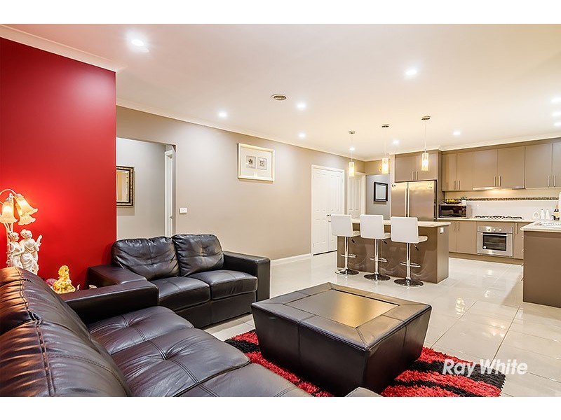 16 San Fratello Street, Clyde North VIC 3978