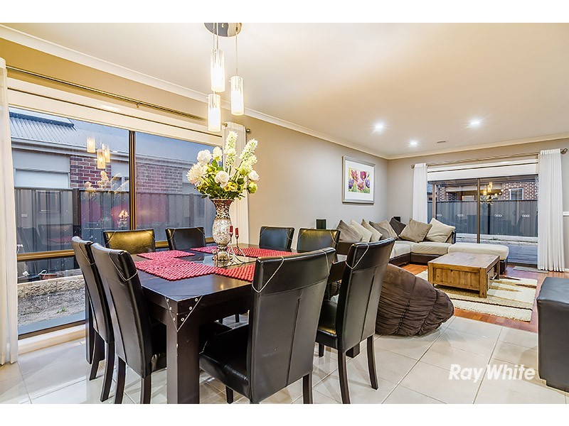 16 San Fratello Street, Clyde North VIC 3978