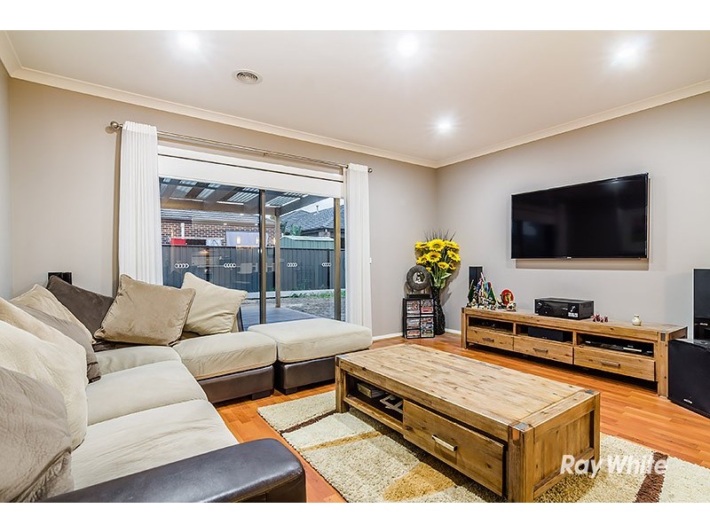 16 San Fratello Street, Clyde North VIC 3978