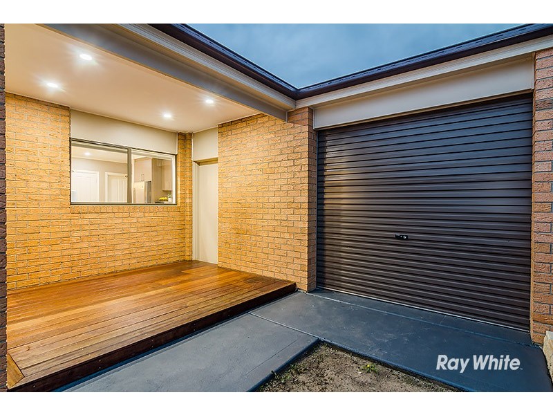 16 San Fratello Street, Clyde North VIC 3978