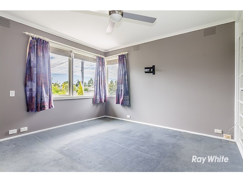1 Delmont Court, Cranbourne VIC 3977
