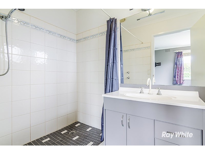 1 Delmont Court, Cranbourne VIC 3977