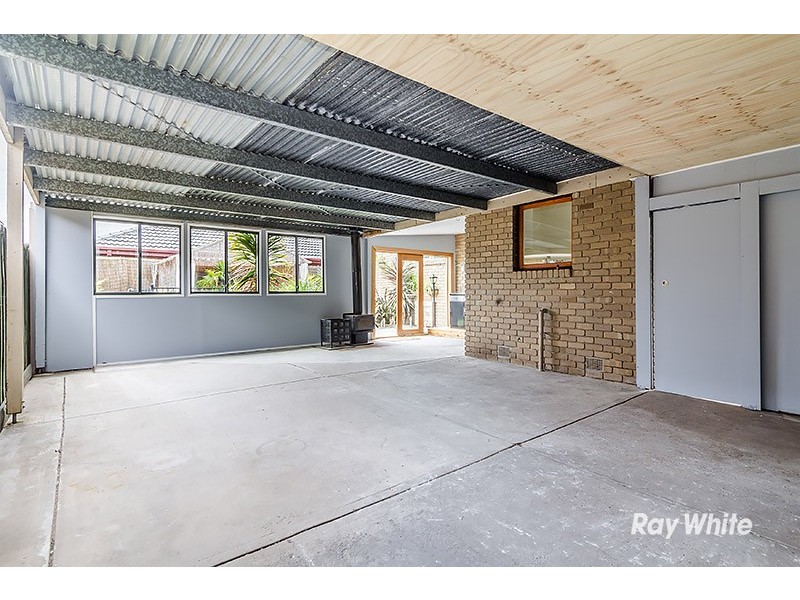 1 Delmont Court, Cranbourne VIC 3977