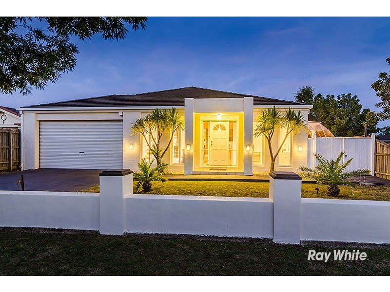 15 Edgewood Close, Narre Warren South VIC 3805