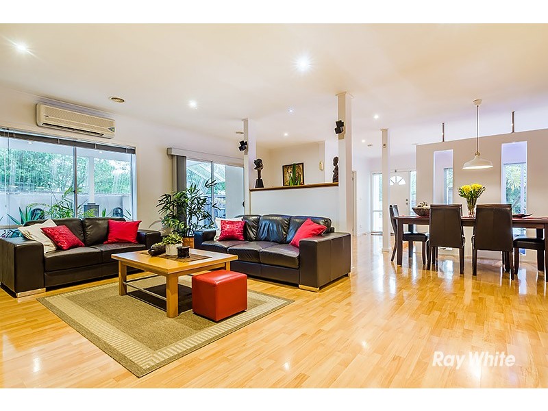 15 Edgewood Close, Narre Warren South VIC 3805