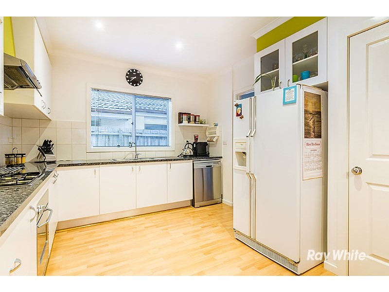 15 Edgewood Close, Narre Warren South VIC 3805