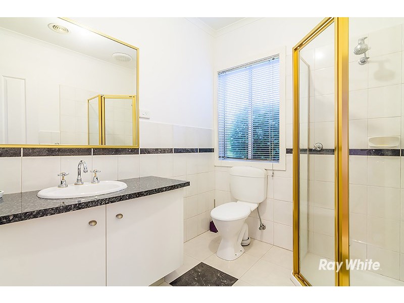 15 Edgewood Close, Narre Warren South VIC 3805