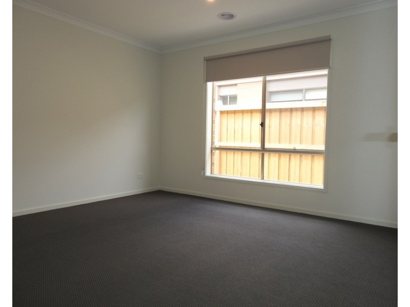 14 Anfield Road, Clyde North VIC 3978