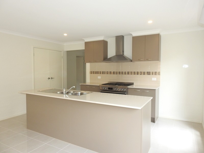 14 Anfield Road, Clyde North VIC 3978