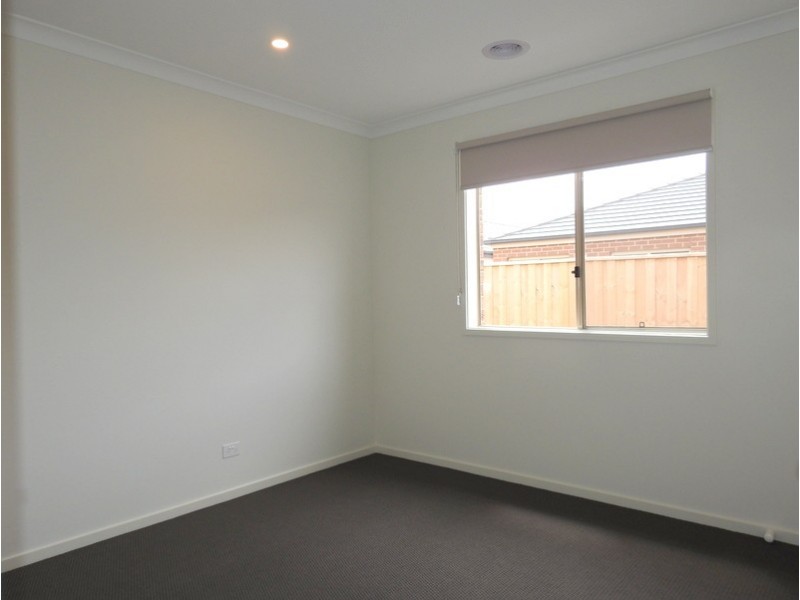 14 Anfield Road, Clyde North VIC 3978