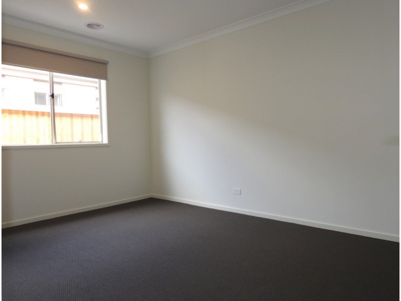 14 Anfield Road, Clyde North VIC 3978