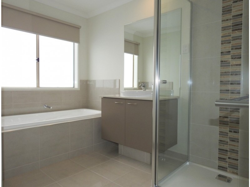 14 Anfield Road, Clyde North VIC 3978