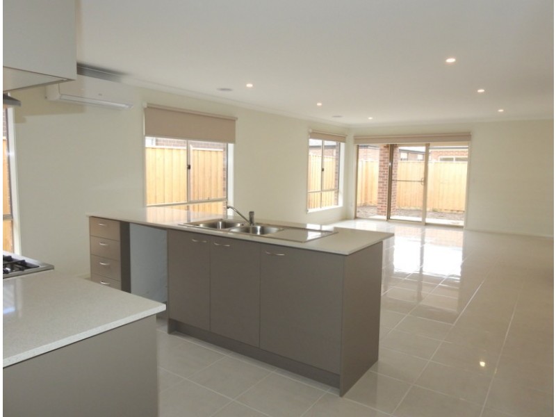 14 Anfield Road, Clyde North VIC 3978