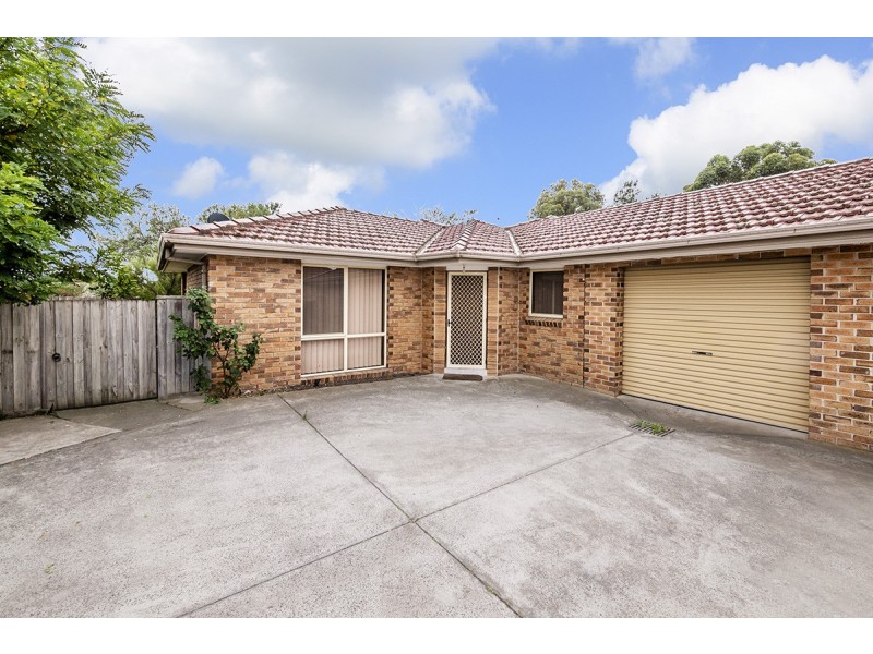 2/70 Toirram Crescent, Cranbourne VIC 3977