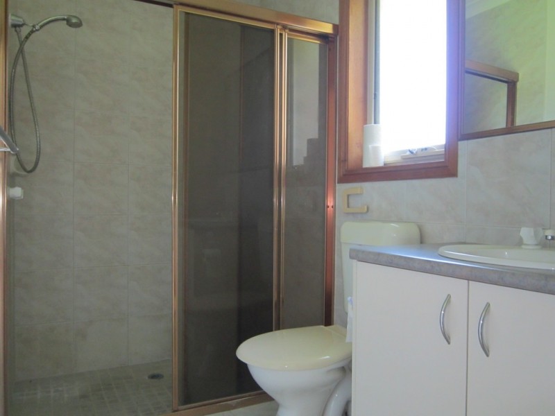 2/70 Toirram Crescent, Cranbourne VIC 3977