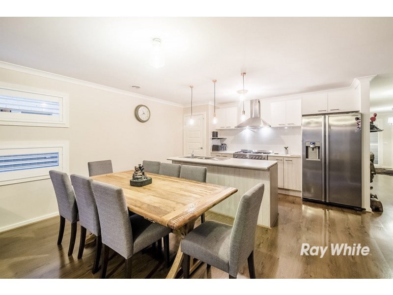 25 Rannoch Street, Cranbourne East VIC 3977