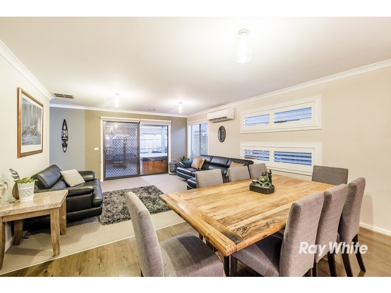 25 Rannoch Street, Cranbourne East VIC 3977