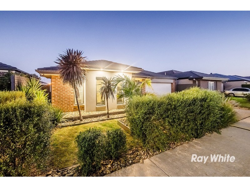 25 Rannoch Street, Cranbourne East VIC 3977