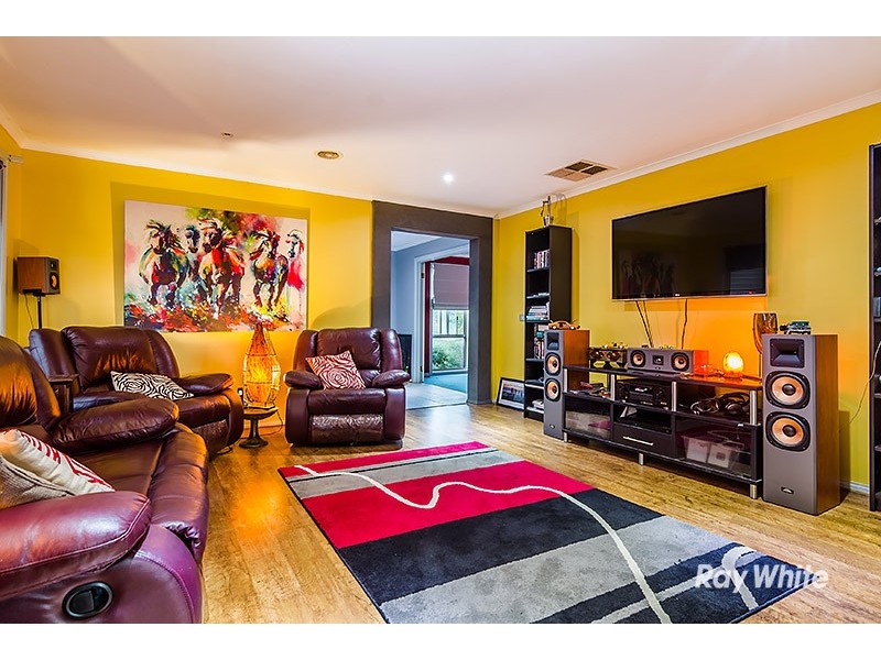 54 Miralie Way, Cranbourne West VIC 3977