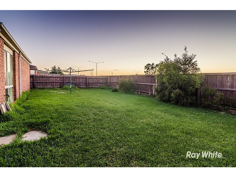 54 Miralie Way, Cranbourne West VIC 3977