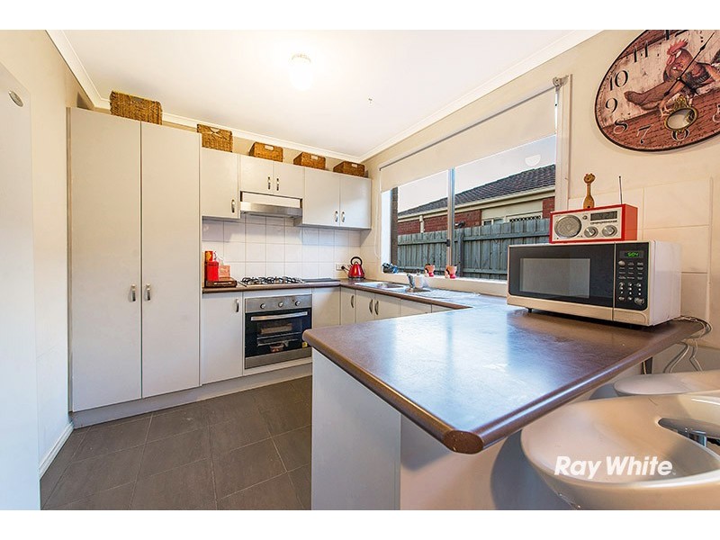 5 Calais Circuit, Cranbourne West VIC 3977