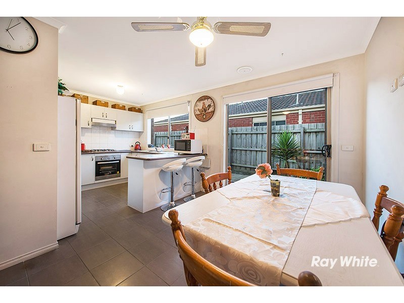 5 Calais Circuit, Cranbourne West VIC 3977