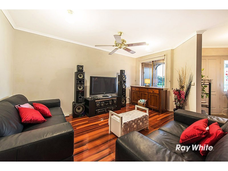 5 Calais Circuit, Cranbourne West VIC 3977