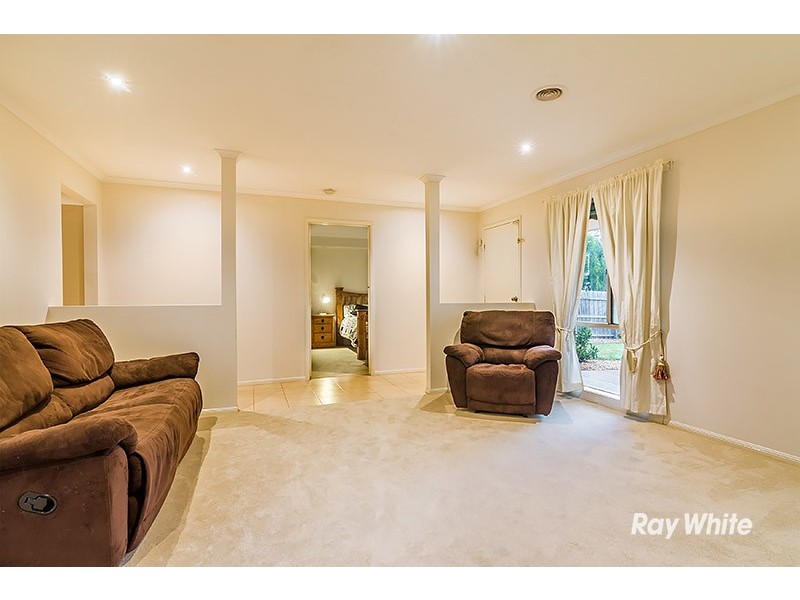 10 Amity Way, Cranbourne West VIC 3977