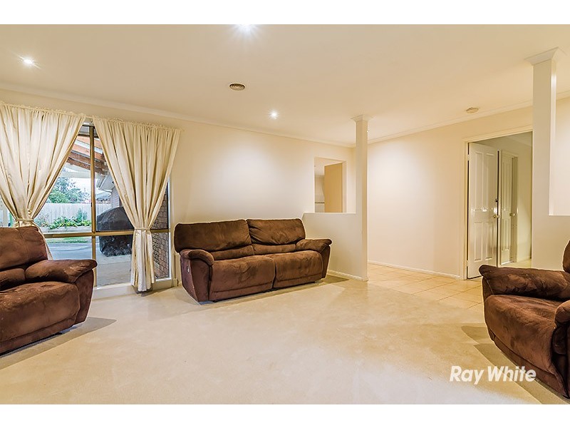 10 Amity Way, Cranbourne West VIC 3977